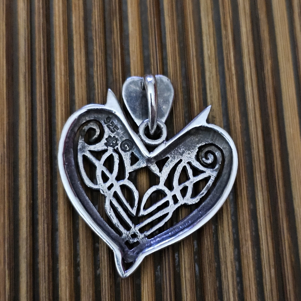 925 Celtic Heart Silver Pendant (Vintage) - Picture 5 of 10